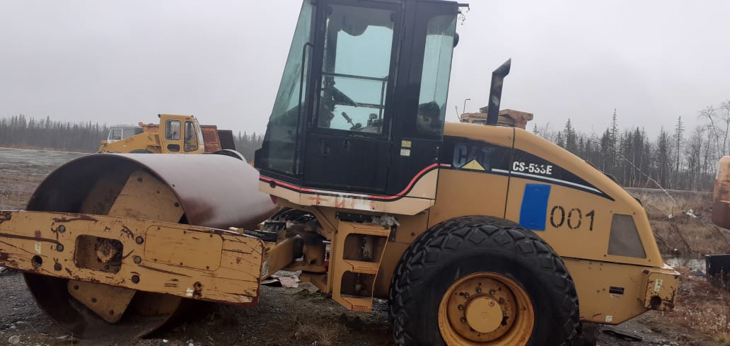 CATERPILLAR CS-533E. 