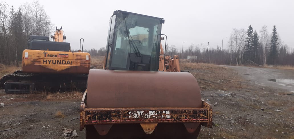 CATERPILLAR CS-533E. 