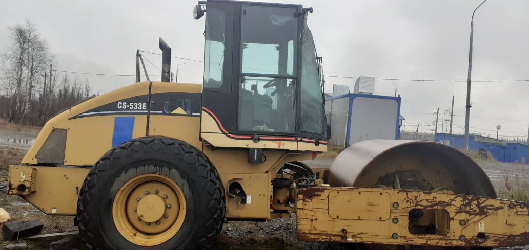 CATERPILLAR CS-533E. 