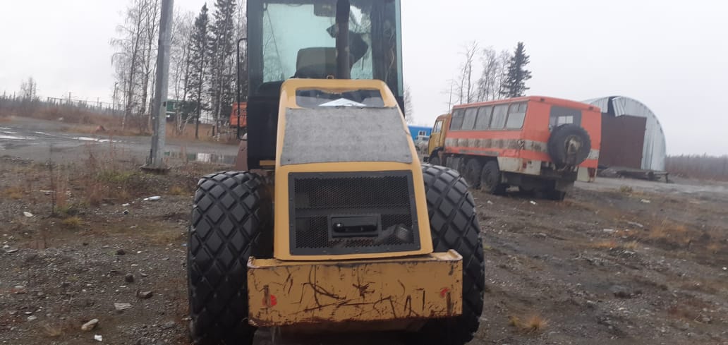 CATERPILLAR CS-533E. 