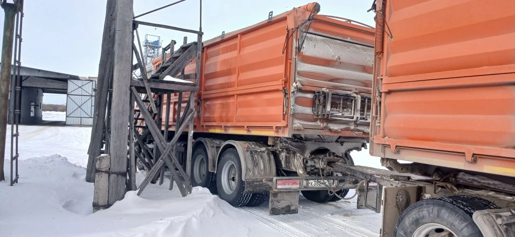 Специализированный, автомобиль – самосвал 533910