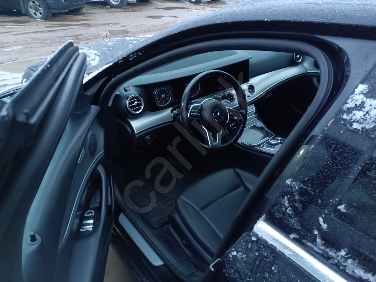 MERCEDES-BENZ Е 200 D