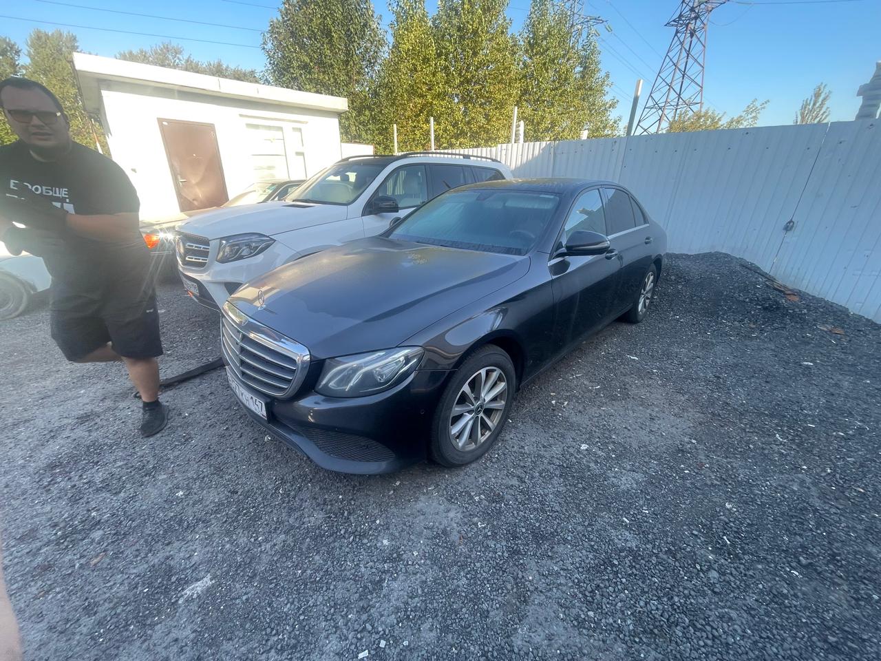 MERCEDES-BENZ Е 200 D