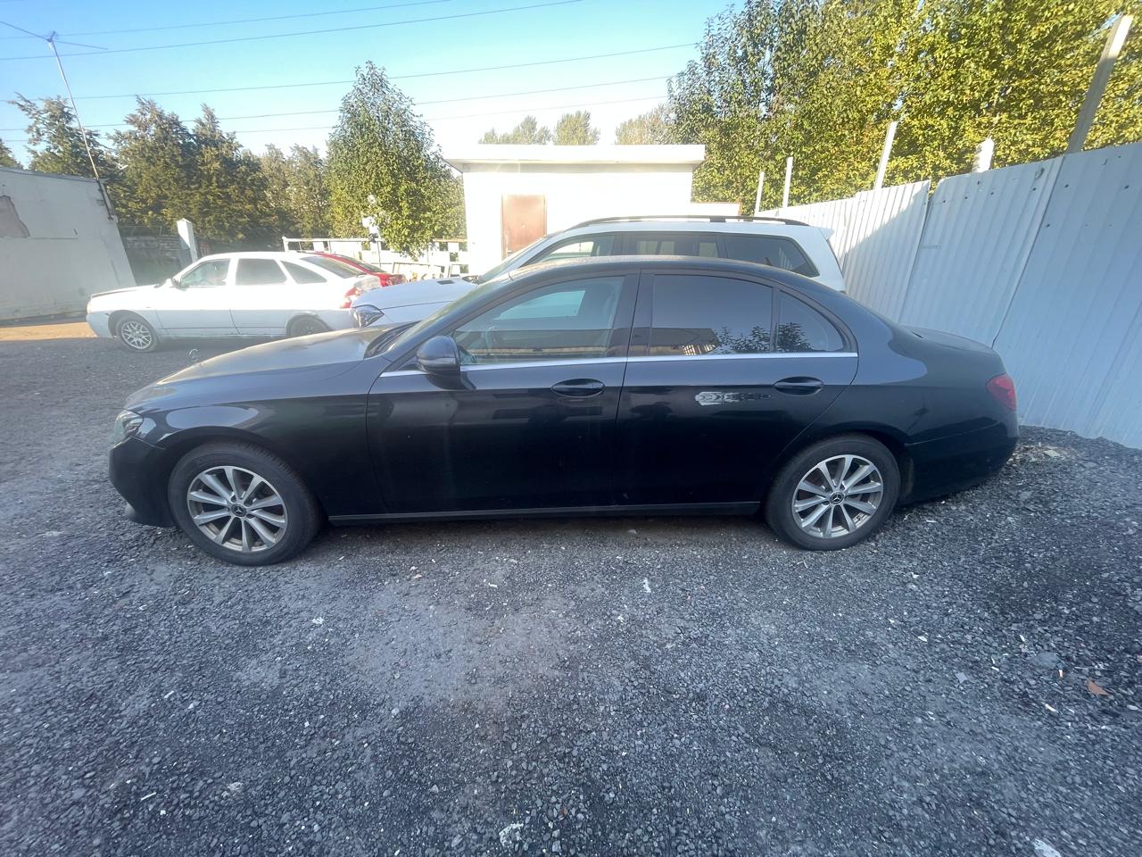 MERCEDES-BENZ Е 200 D