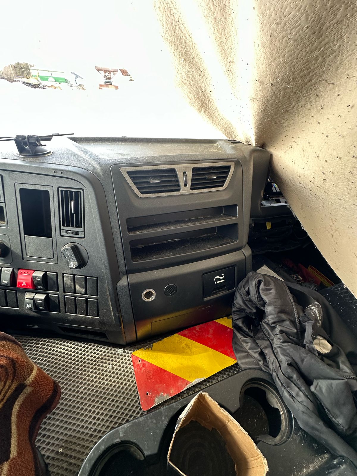 SHACMAN SX33186W366