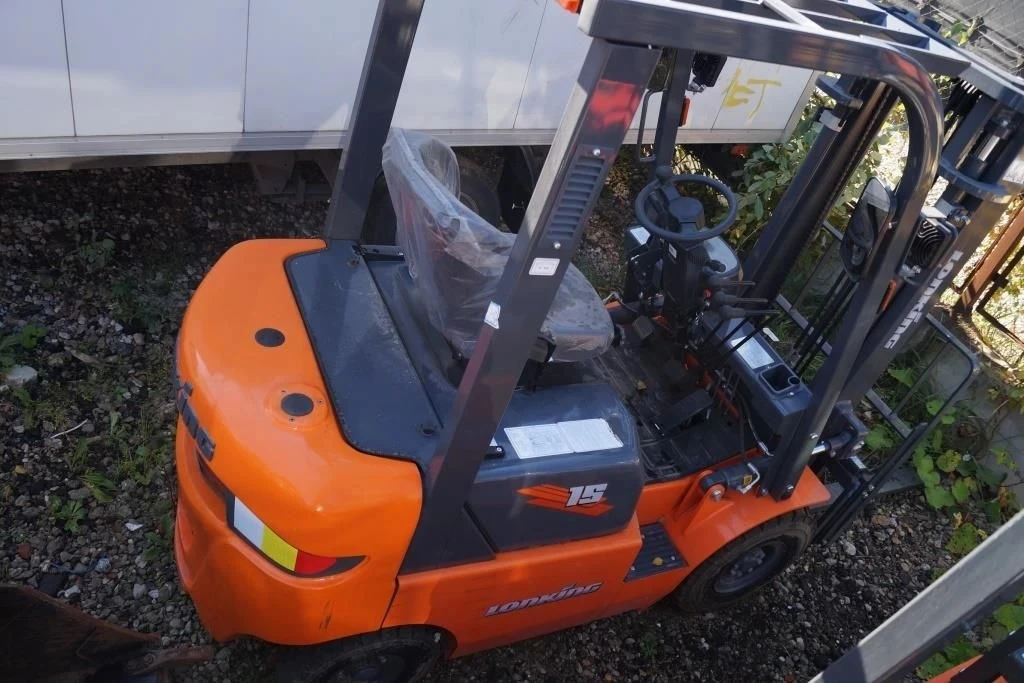 Колёсный экскаватор XCMG XE210WD, 2020