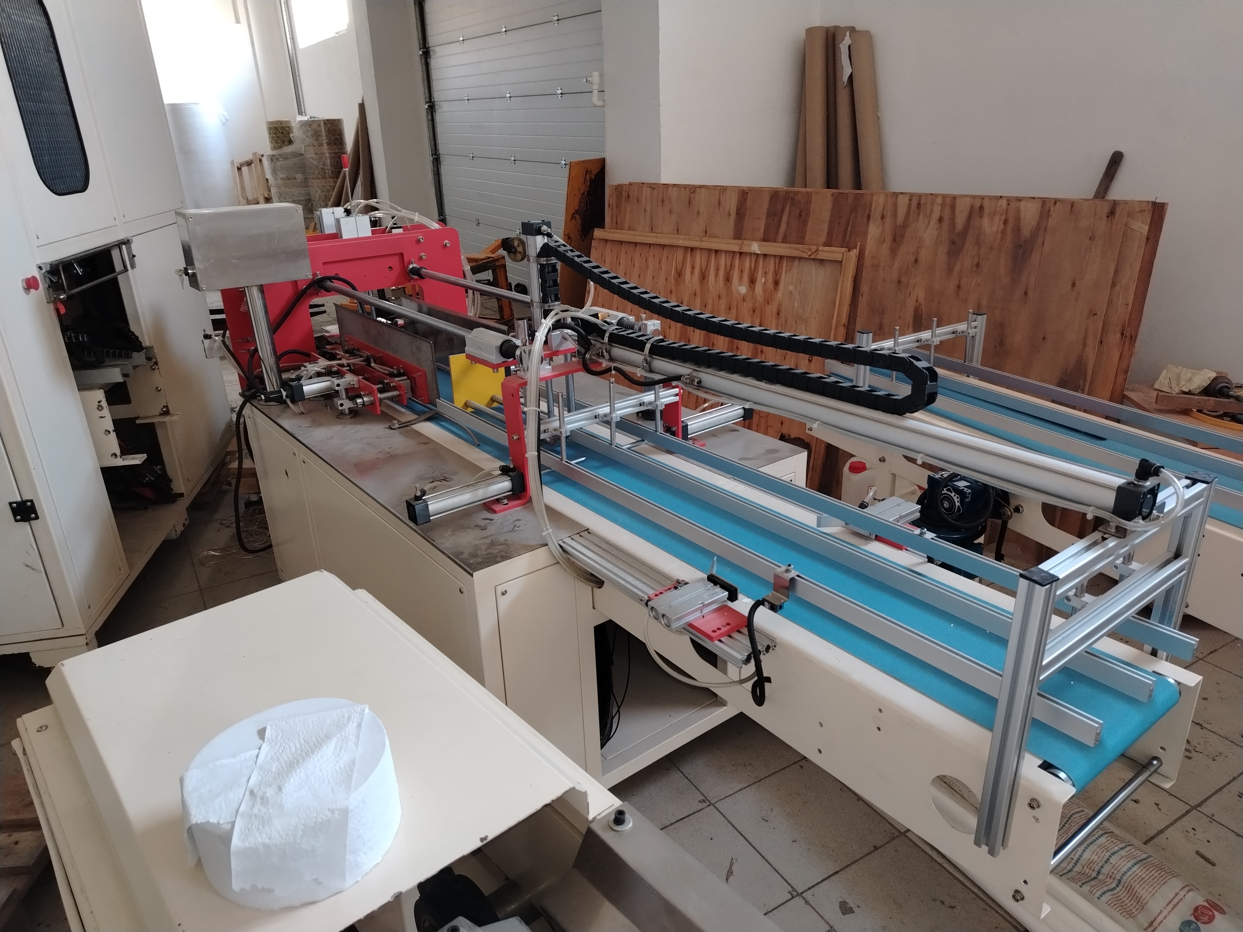 Линия по производству 2-х и 3-х слойной туалетной бумаги: Wallboard Rack Frame Deco Color Lamination