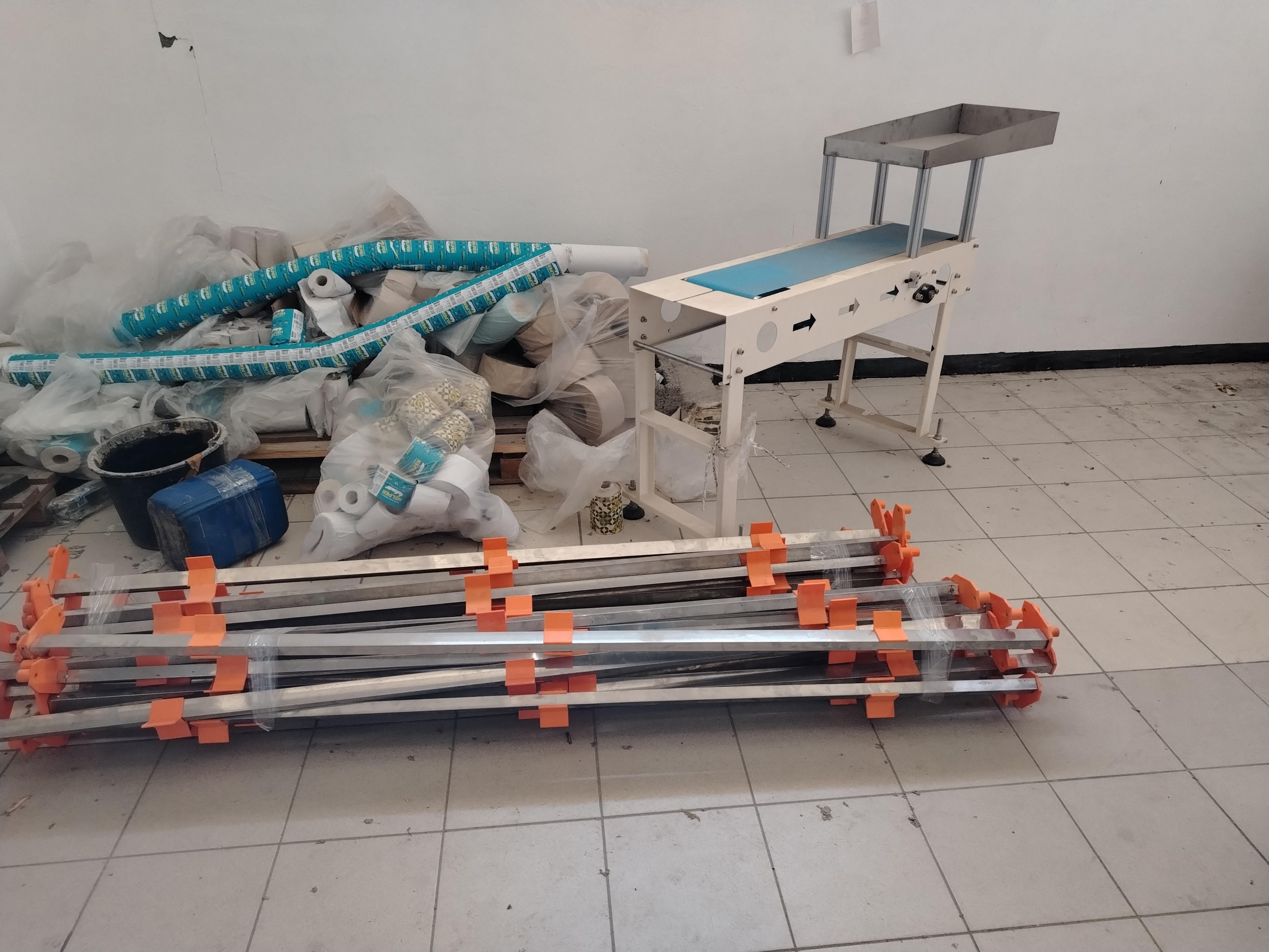Линия по производству 2-х и 3-х слойной туалетной бумаги: Wallboard Rack Frame Deco Color Lamination